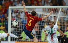 Spānija pēcspēles sitienos uzvar portugāļus un finālā cīnīsies par Eiropas čempionu titula saglabāšanu