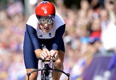 Britu riteņbraucējs Viginss Tour de France uzvarētāja titulam pievieno olimpisko zeltu