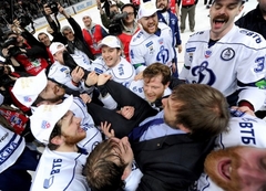Ar Maskavas Dinamo un Omskas Avangard dueli startē KHL regulārais čempionāts