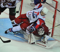 Latvijas hokejisti citās KHL komandās