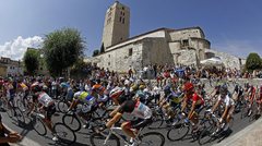 Kontadors atgriešanos sportā iezīmē ar triumfu Vuelta Espana; Smukulis finišē 117.vietā