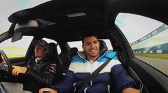 VIDEO: F-1 pilots Rosbergs un City futbolists Aguero satiekas sacīkšu trasē