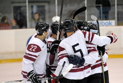 Latvijas U-20 hokeja izlase pasaules čempionāta mājvietā Ufā saskārusies ar nelielām sadzīves problēmām