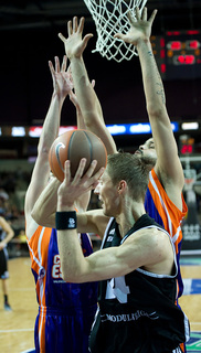 VEF Rīga nenotur pārsvaru un galotnē piekāpjas spēcīgajiem Valencia Basket