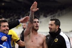 Grieķu futbolists pēc gūtajiem vārtiem demonstrē nacistu sveicienu, izpelnoties mūža diskvalifikāciju
