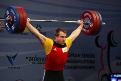 Plēsnieks ar jaunu Latvijas rekordu izcīna 4.vietu Eiropas čempionātā svarcelšanā