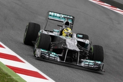 ";Mercedes"; dominē kvalifikācijā Spānijas GP