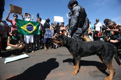 Brazīlijas uzvaru Konfederāciju kausa finālā pavada sabiedrības protesti