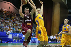 Latvijas U-16 basketbolisti grupā paliek pēdējie un spēlēs par vietas saglabāšanu A divīzijā