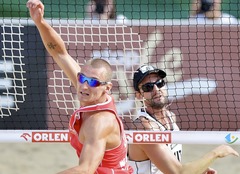 Abi Latvijas pludmales volejbola pāri iekļūst Durbanas turnīra pusfinālā