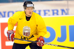 Ķēniņam 1+1, ZSC Lions uzvara Šveices hokeja čempionāta mačā