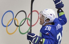Slovēnijas hokejisti olimpiskajā debijā sasniedz ceturtdaļfinālu