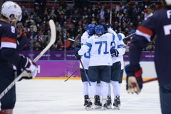 Somu hokejisti sagrauj ASV cīņā par olimpisko bronzu