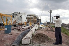 Vēl viens strādnieks zaudējis dzīvību Pasaules kausa stadionā Brazīlijā