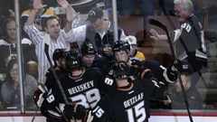 VIDEO: Fantastiskas emocijas NHL, komandai uzvarot no 0:4