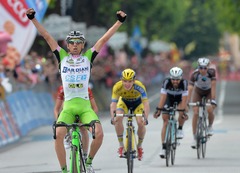 Itālis Piraci izrauj uzvaru Giro d'Italia 17.posmā