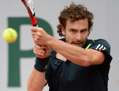 Gulbis pirmajos divos setos pārliecinoši uzvar Štepaneku