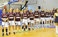 FOTO: Latvijas basketbolistes Eiropas čempionāta atlasi sāk ar uzvaru pār Portugāli