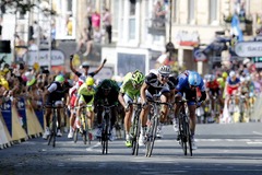 Smukulis leģendāro Tour de France velobraucienu sāk ar pieticīgu vietu pirmajā posmā