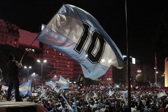Pēc Argentīnas zaudējuma finālmačā līdzjutēji demolē Buenosairesu