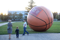 Latvijas sporta zvaigznes aicina uz Bērnu slimnīcai veltītu labdarības basketbola spēli