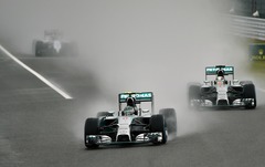 papildināts (15:02) - F-1: Pirmajos divos treniņbraucienos Sočos dominē Mercedes piloti