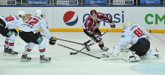 FOTO: Rīgas Dinamo pieveic arī Novokuzņeckas Metallurg hokejistus