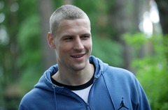 Latvijas basketbolista Zeidaka dopinga pārbaudēs konstatēta anabolisko steroīdu klātbūtne
