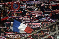 Barselonā sadurti divi Paris Saint-Germain futbola kluba līdzjuēji