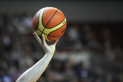 Latviešu basketbolists Misters guvis 32 punktus NCAA spēlē