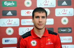 Latvijas izlases futbolists Fertovs karjeru turpinās Polijas komandā Kelces Korona