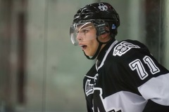NHL klubs Sanhosē Sharks paraksta līgumu ar Latvijas uzbrucēju Jevpalovu