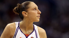 Amerikāņu basketbolistei Taurasi samaksās 1,5 miljonus, lai viņa nespēlētu WNBA