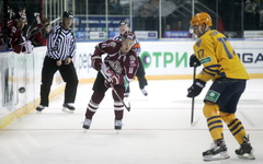 KHL pēc kļūdas diskvalificē arī vienas Rīgas Dinamo spēles tiesnesi