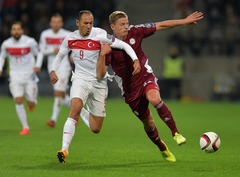 Latvijas izlases aizsargs Dubra oficiāli pievienojies spēcīgajai Baltkrievijas komandai BATE