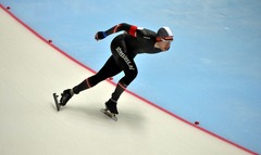 Ātrslidotājs Silovs paliek uzreiz aiz goda pjedestāla pasaules čempionāta masu starta sacensībās