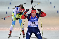 Krievu biatlonistei Jurlovai sensacionāla uzvara PČ 15 kilometru distancē; Bendikai 92.vieta