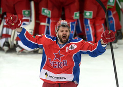 Maskavas CSKA hokejisti nonāk vienas uzvaras attālumā no Gagarina kausa izcīņas fināla