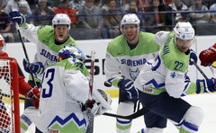 Slovēnijas hokejisti kārtējo reizi zaudē vietu elitē, Čehija - ceturtdaļfinālā