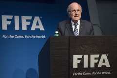 Blaters gatavojas atkāpties no FIFA prezidenta amata
