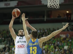 Lietuvieši tikai ar grūtībām uzveic Ukrainas basketbolistus