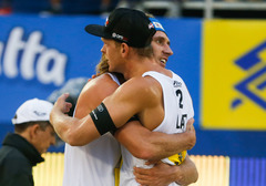 Samoilovs un Šmēdiņš iekļūst Riodežaneiro Pasaules kausa finālā