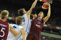 EČ basketbolā. Latvija - Ukraina 39:38 (Noslēdzies pirmais puslaiks)