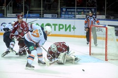 Dinamo piekāpjas Amur pēc dramatiska spēles sākuma