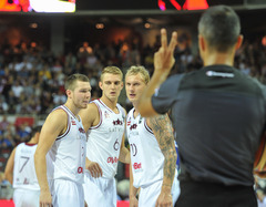Pretī paklupušie favorīti: Latvijas basketbolisti tiekas ar Grieķiju
