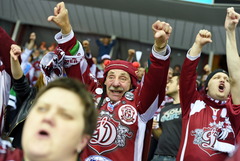 Rīgas Dinamo pēc pirmās trešdaļas zaudē KHL līderiem Lokomotiv