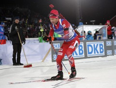 Biatlona leģenda Bjerndālens triumfē PK 1.posma sprinta sacensībās; latvieši starp atpalicējiem