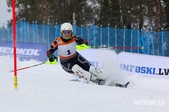 Kalnu slēpotājai Āboliņai karjeras rekords milzu slalomā