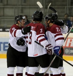 Pasaules čempionātu sekmīgi iesākusī Latvijas junioru hokeja izlase trešajā mačā tiekas ar Norvēģiju