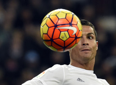 Abiem Madrides futbola grandiem aizliegts iegādāties jaunus spēlētājus